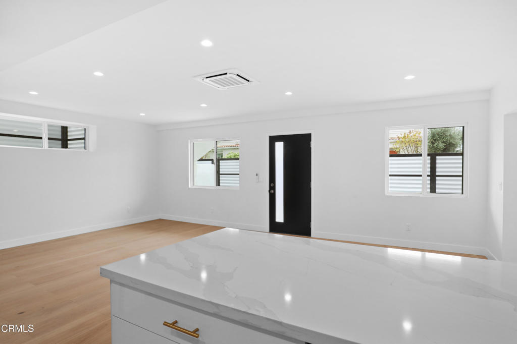 61Ec2549 9E73 450F 82F3 B3A61C76A79C 112 N Kenneth Road #101, Burbank, Ca 91501 &Lt;Span Style='BackgroundColor:transparent;Padding:0Px;'&Gt; &Lt;Small&Gt; &Lt;I&Gt; &Lt;/I&Gt; &Lt;/Small&Gt;&Lt;/Span&Gt;