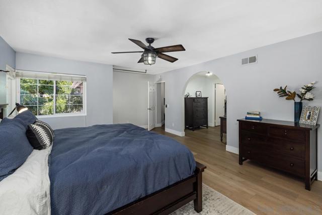 3116 Old Kettle Rd, San Diego CA: https://media.crmls.org/mediaz/61ec381d-e0f2-43fd-9625-e4bdf82cdb0b.jpg