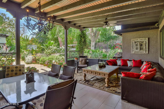 2433 Calle Narciso, Thousand Oaks CA: https://media.crmls.org/mediaz/61ec53b9-96e9-4485-980a-e706ec3da229.jpg