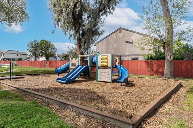 4251 Apollo Circle, Union City CA: https://media.crmls.org/mediaz/61ec5aa9-8fa6-4279-8284-be48c134d837.jpg