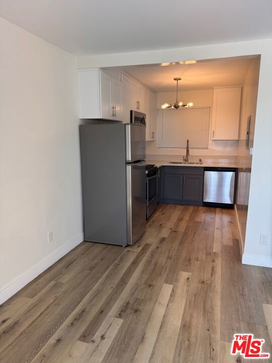 1315 Montana Street, Los Angeles CA: https://media.crmls.org/mediaz/61ecc2d4-dc20-4042-904a-e863a9da1567.jpg