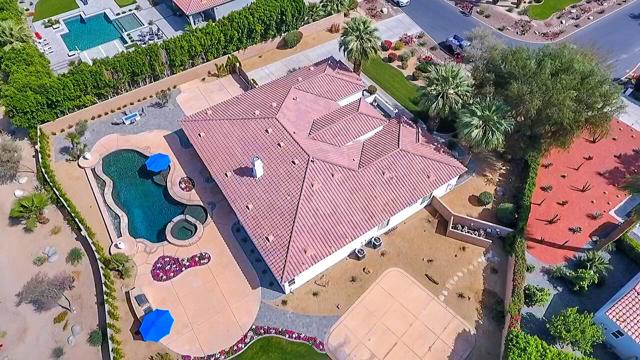 80262 Amazon Avenue, Indio CA: https://media.crmls.org/mediaz/61ed0281-b12c-4349-b763-8a542dec1ce9.jpg