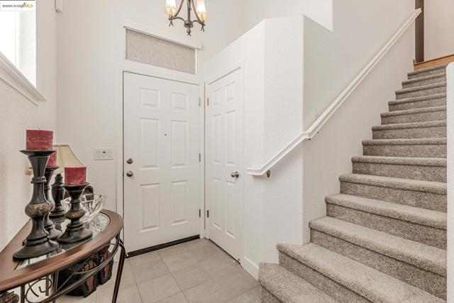 8215 Red Elk Dr, Elk Grove CA: https://media.crmls.org/mediaz/61ed4fdf-4ec9-434a-92c0-04005b4abb94.jpg