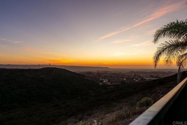 Detail Gallery Image 8 of 45 For 4773 Sea Coral Dr, San Diego,  CA 92154 - 6 Beds | 4 Baths