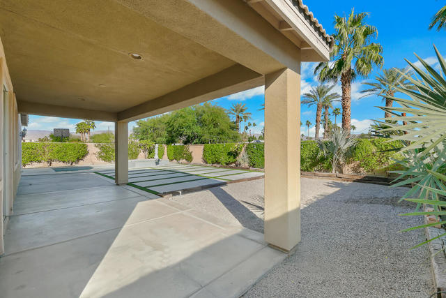 43820 Cape Cod Court, Indio CA: https://media.crmls.org/mediaz/61ee6e5c-b194-440d-a91e-25d6071b4ba5.jpg
