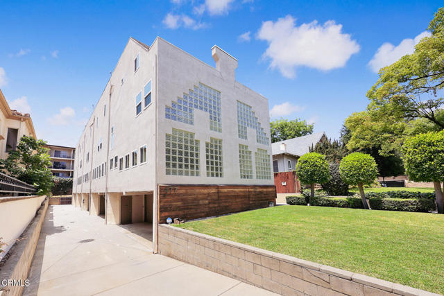 Detail Gallery Image 2 of 21 For 477 S Euclid Ave a,  Pasadena,  CA 91101 - 2 Beds | 2/1 Baths
