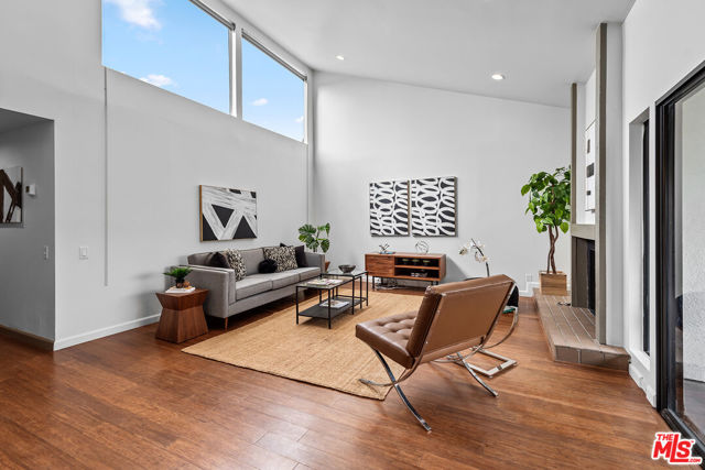 1887 Greenfield Avenue, Los Angeles CA: https://media.crmls.org/mediaz/61ef52b4-46ce-44d1-ade8-9fa18e5808d3.jpg