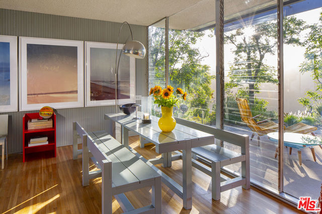1531 N Tigertail Road, Los Angeles CA: https://media.crmls.org/mediaz/61efaa69-f125-4e40-ae53-62617a26d15e.jpg
