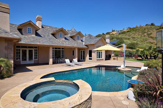 14460 Cheyenne Trl, Poway CA: https://media.crmls.org/mediaz/61efc699-4c4e-45b3-a5ca-9493babf6d0a.jpg