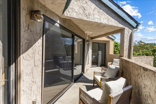 9755 Mesa Springs Way, San Diego CA: https://media.crmls.org/mediaz/61f00522-16f3-46f5-b1ae-ac1689c80178.jpg