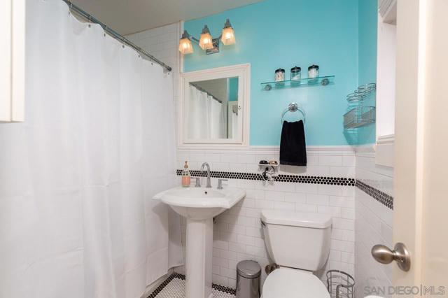 1312 2nd, Coronado CA: https://media.crmls.org/mediaz/61f01208-1300-43ae-82c8-69a6ca29d6fe.jpg