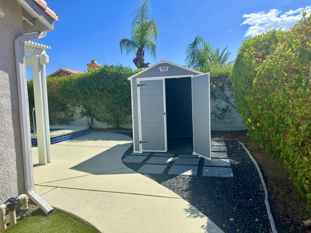 76 STORAGE SHED