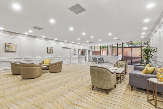 230 W Laurel Street, San Diego CA: https://media.crmls.org/mediaz/61f08194-6594-423c-af86-b6bb55b9935d.jpg