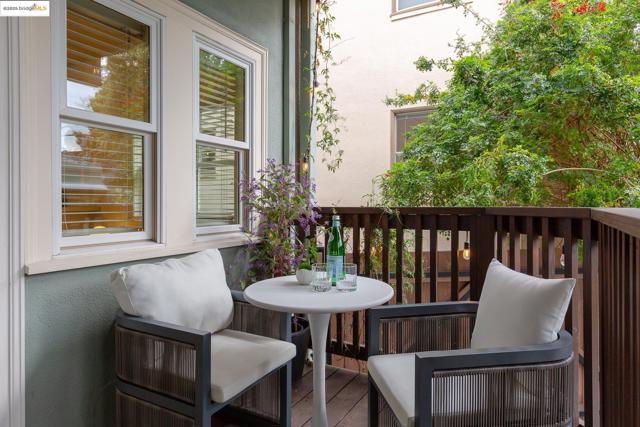 479 41st St, Oakland CA: https://media.crmls.org/mediaz/61f099c5-5a3d-492f-a314-21de10297d36.jpg