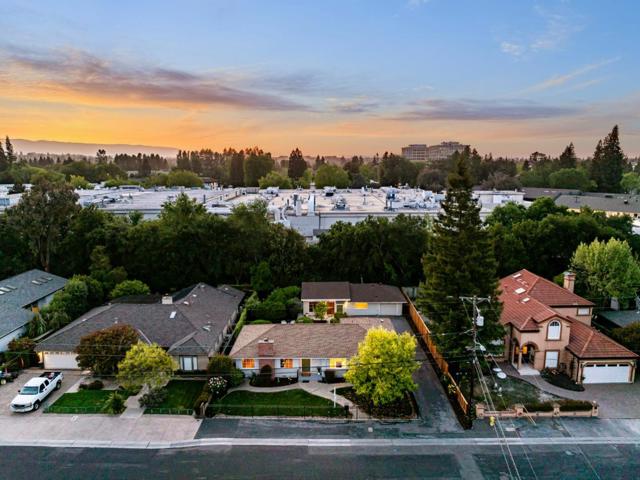 678 Chimalus Drive, Palo Alto CA: https://media.crmls.org/mediaz/61f0afd8-3884-4dfb-a6b9-7cb711641aa4.jpg