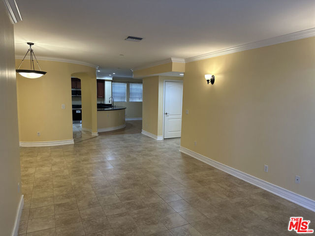 122 N Clark Drive, West Hollywood CA: https://media.crmls.org/mediaz/61f1303d-2d28-45a7-a442-ffa218baf68a.jpg