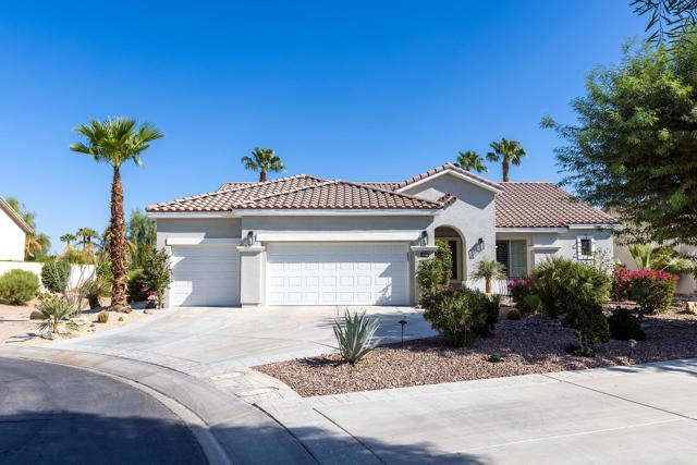 80818 Avenida San Ignacio, Indio CA: https://media.crmls.org/mediaz/61f172cd-5ee9-41fb-8268-b726a6388d33.jpg