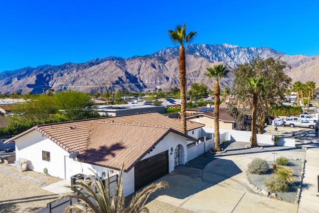 2171 E Francis Drive, Palm Springs CA: https://media.crmls.org/mediaz/61f1d8d5-576f-4a2e-a487-0d154496c8cb.jpg