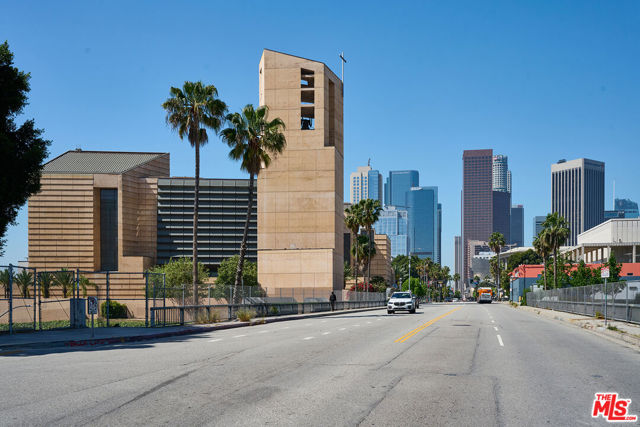 880 W 1st Street, Los Angeles CA: https://media.crmls.org/mediaz/61f2d81f-f24e-42dd-bd03-2b619b2cc230.jpg
