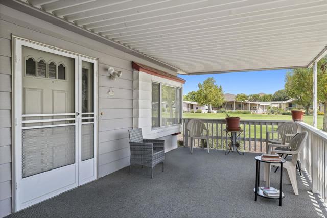 5001 W Florida Avenue, Hemet CA: https://media.crmls.org/mediaz/61f2df8e-d883-4fb9-ade6-eacadd7dd83d.jpg