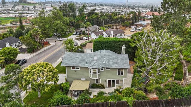 915 Lake Ridge Drive, San Marcos CA: https://media.crmls.org/mediaz/61f3393a-3b35-432c-927e-eedd0a1955e9.jpg