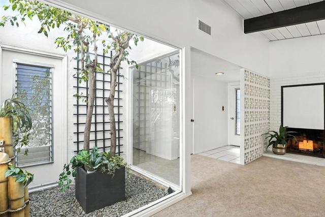 2347 Greenwing Drive, San Diego CA: https://media.crmls.org/mediaz/61f35f72-f875-4d4f-bbd5-fe282adfcebe.jpg