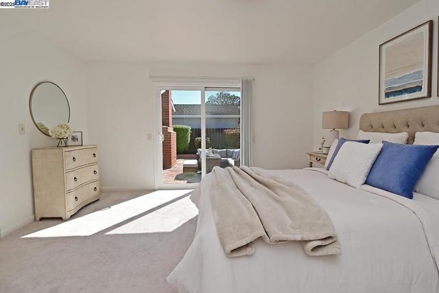 573 Junipero St, Pleasanton CA: https://media.crmls.org/mediaz/61f3aaaf-8cb4-40c5-bab7-106ffb4317fc.jpg