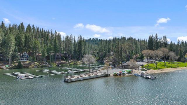 20944 Woodside Way, Groveland CA: https://media.crmls.org/mediaz/61f3b208-1efc-4648-8b69-274064c98bf2.jpg