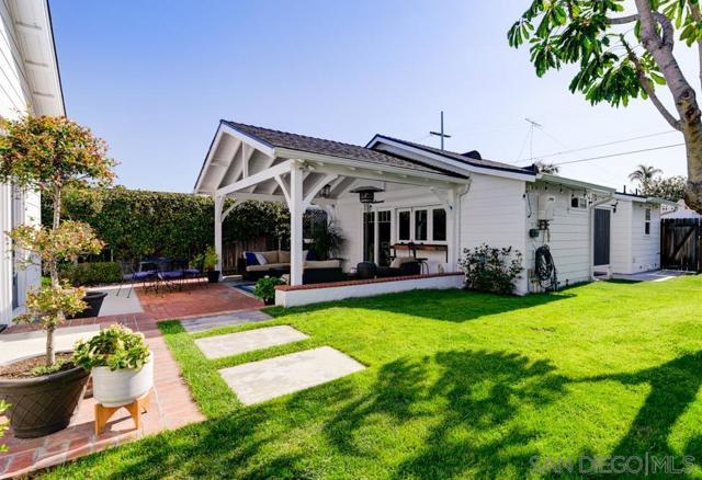 455 J Ave, Coronado CA: https://media.crmls.org/mediaz/61f3c2ae-2cea-4b14-885a-406bd2a2ac99.jpg