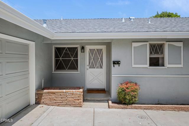 297 S Crocker Avenue, Ventura CA: https://media.crmls.org/mediaz/61f40cd5-7288-4782-a70f-681577ba7525.jpg