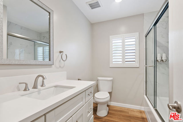 6421 Gaviota Avenue, Van Nuys CA: https://media.crmls.org/mediaz/61f4d34a-e915-4eb1-b82e-ee9ee9ce38c1.jpg