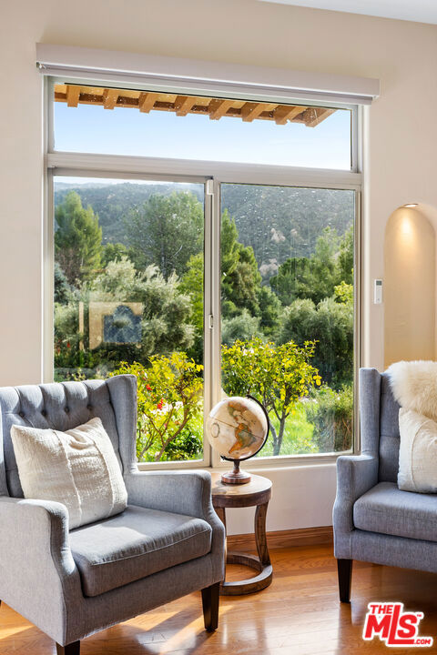 2175 Cold Canyon Road, Calabasas CA: https://media.crmls.org/mediaz/61f58ffd-c77d-4722-8107-ad7fdbf6cfc2.jpg