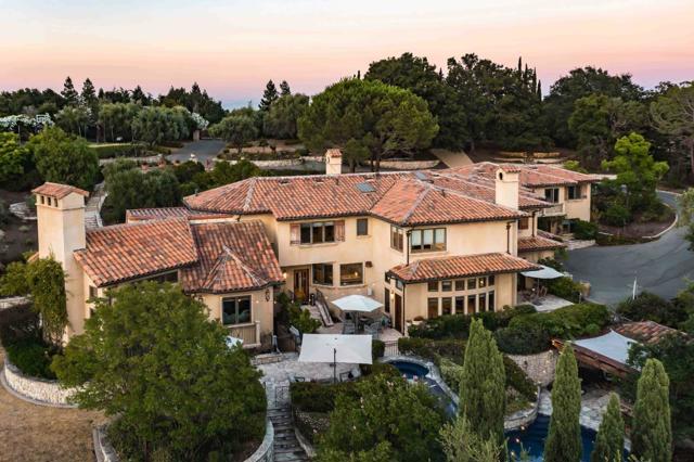 28500 Matadero Creek Lane, Los Altos Hills CA: https://media.crmls.org/mediaz/61f669fc-e387-48c2-8de9-57617c886344.jpg