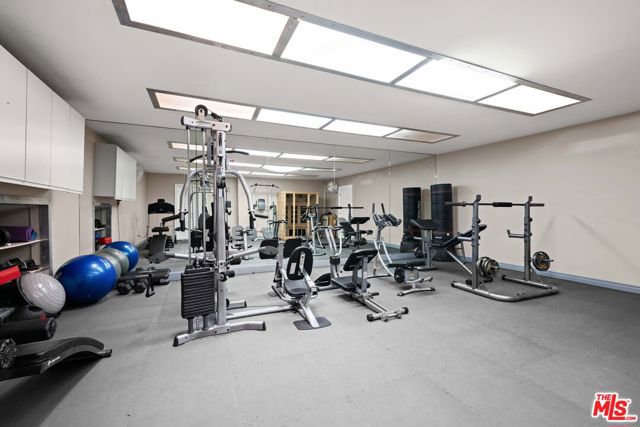 15042 Valleyheart Drive, Sherman Oaks CA: https://media.crmls.org/mediaz/61f6cea5-e47a-4de7-bc01-6ac97278e7d6.jpg