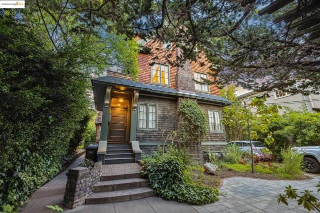 2633 Benvenue, Berkeley CA: https://media.crmls.org/mediaz/61f71aca-9aba-495a-94ae-cc7b4eccac52.jpg