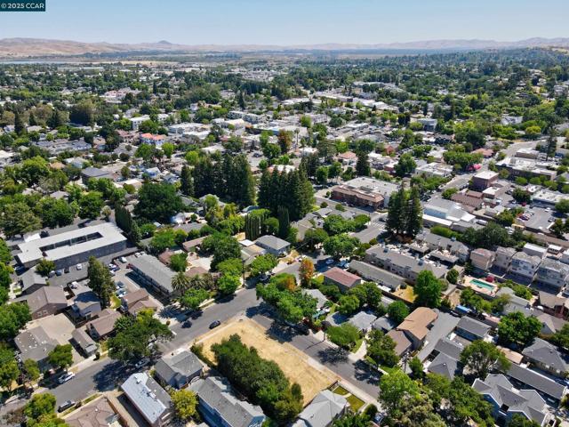 367 Rose Avenue, Pleasanton CA: https://media.crmls.org/mediaz/61f7324d-5613-4327-8c35-efae073bda7f.jpg