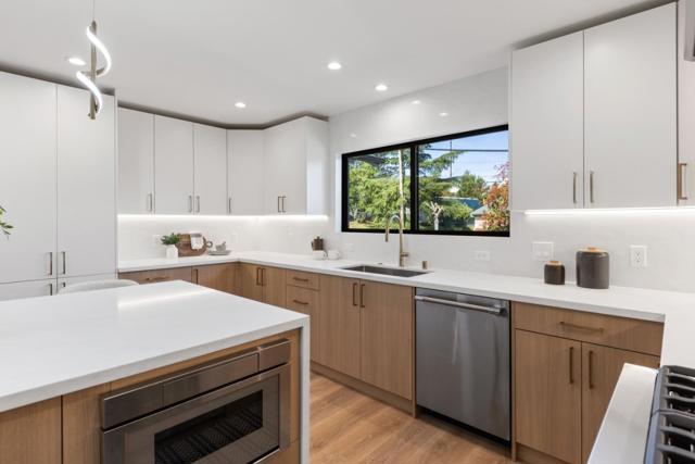 3845 East Lake Way, Redwood City CA: https://media.crmls.org/mediaz/61f74ab4-85be-43ab-80ca-a17394ffee4b.jpg
