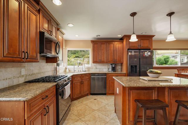 872 Via Arroyo, Ventura CA: https://media.crmls.org/mediaz/61f7c72c-7abb-47df-9af4-7a0db3f1b67f.jpg