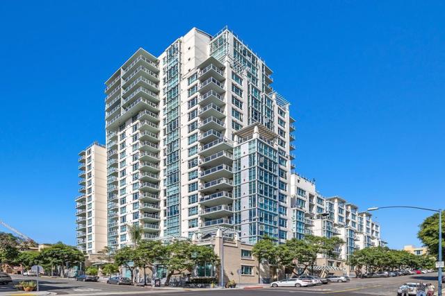 850 Beech St, San Diego CA: https://media.crmls.org/mediaz/61f7d27b-a9b2-4b4e-bced-5df2ba0cc062.jpg