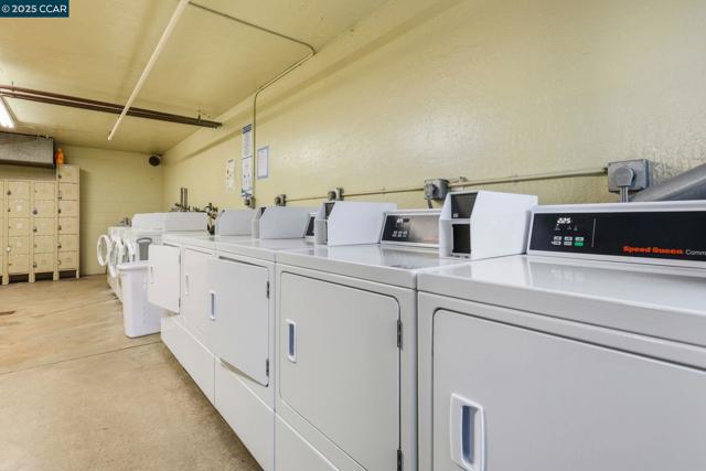 1700 Gough St, San Francisco CA: https://media.crmls.org/mediaz/61f879b4-1125-4a37-b73a-4a0038be5f2f.jpg