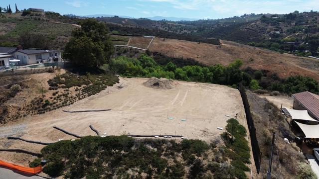 31445 Palos Verdes Drive, Escondido CA: https://media.crmls.org/mediaz/61f95b0c-a37e-4f6a-a0a5-f5b4b50ee487.jpg