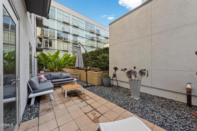 645 W 9th Street, Los Angeles CA: https://media.crmls.org/mediaz/61f9c3bf-80ca-4f10-a6b4-bc44ac275e6d.jpg