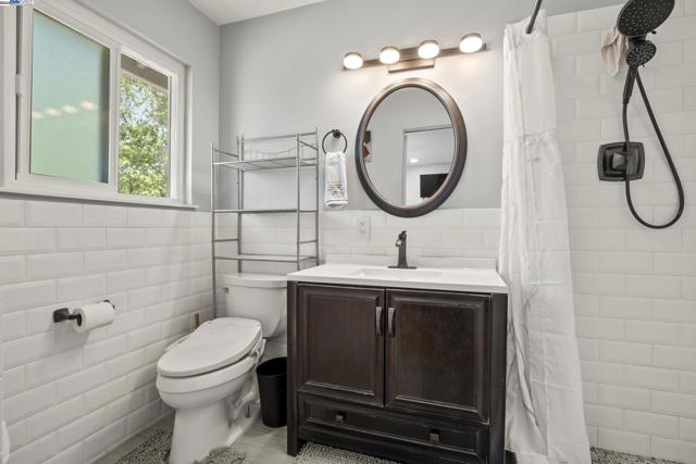 963 Getoun Dr, Concord CA: https://media.crmls.org/mediaz/61fa3e6b-f311-4944-9ea1-5d2e004c374b.jpg
