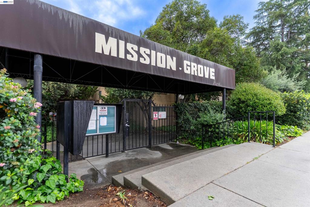 247 N Capitol Ave #271
