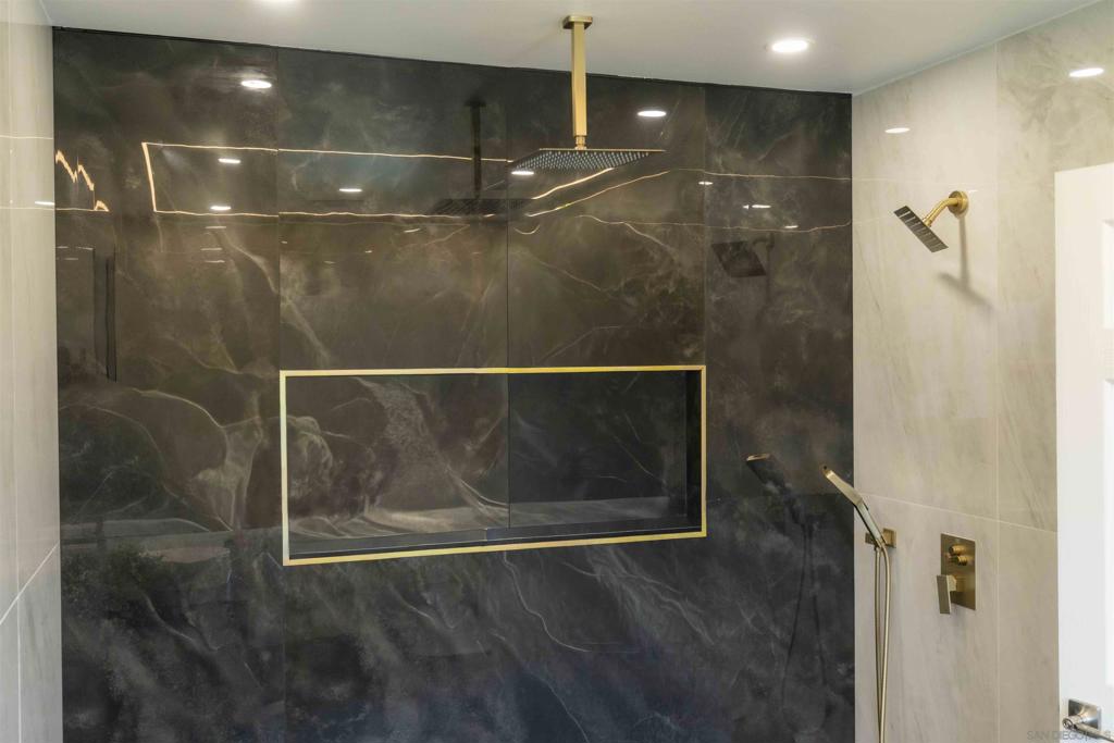 MLS #250039460SD image #41