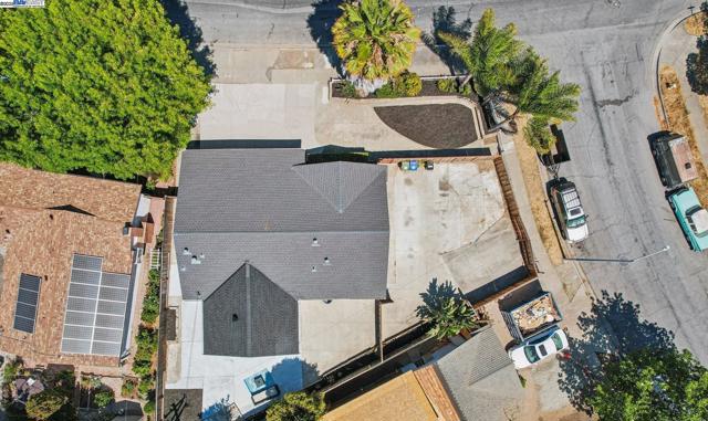 39681 Sundale Dr, Fremont CA: https://media.crmls.org/mediaz/61fbf747-393d-4d1e-a638-f3e6928977e3.jpg