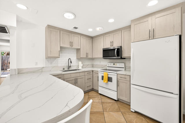 3119 Sunflower Loop N, Palm Springs, CA 92262