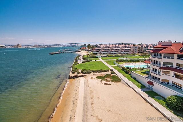 1099 1st St, Coronado CA: https://media.crmls.org/mediaz/61fd1bd7-2de4-4f38-a65c-416959f17e5f.jpg