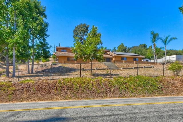 Detail Gallery Image 5 of 36 For 3203 Green Canyon Rd, Fallbrook,  CA 92028 - 3 Beds | 2 Baths