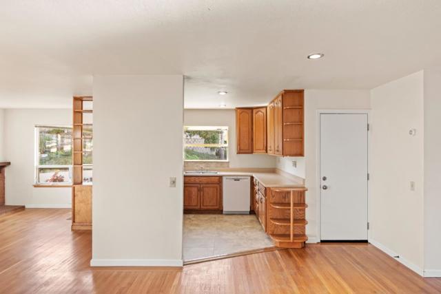 2050 Baldwin Court, Seaside CA: https://media.crmls.org/mediaz/61fd9927-655a-49e0-a4ba-9ae06b129064.jpg